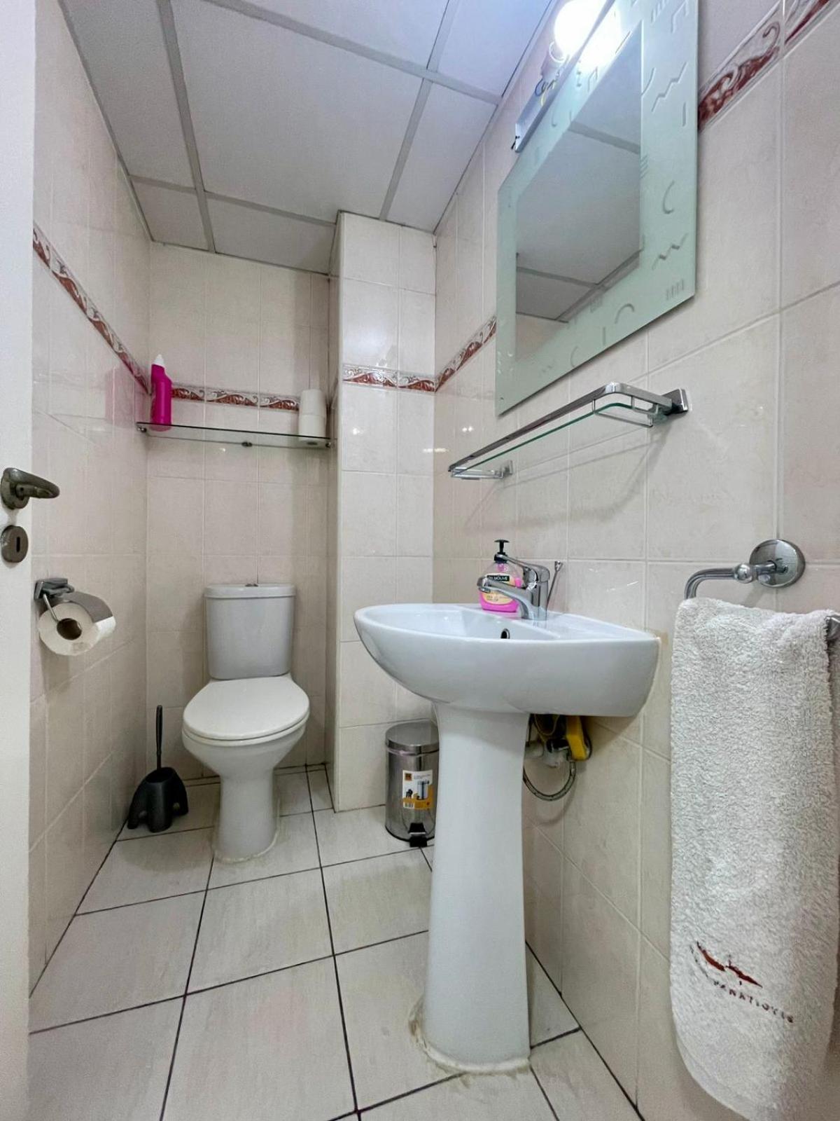 Sea View Suite In Makenzy Larnaca Exterior foto